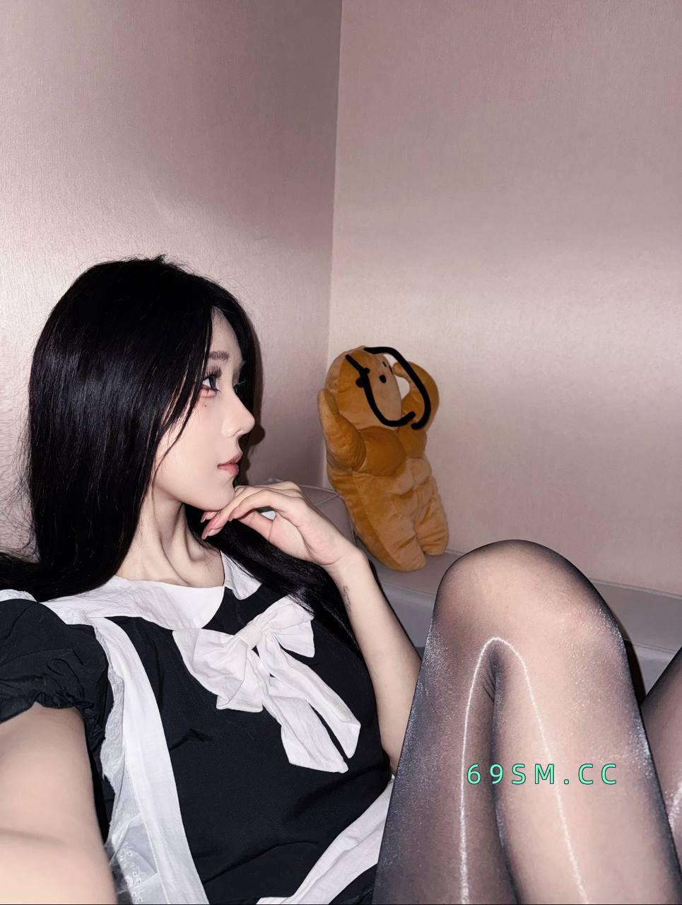 翘臀巨奶软体一字马