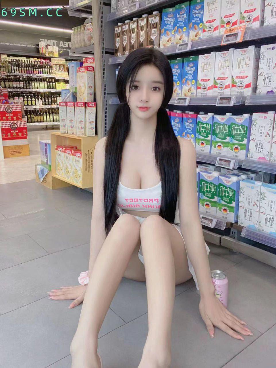 大胸马尾