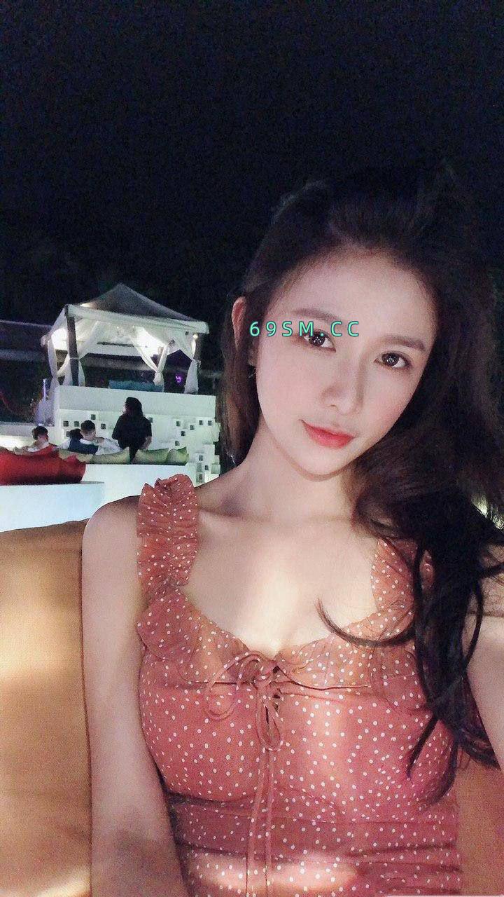 气质奶白天然胸