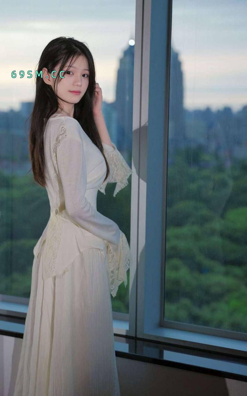 长腿翘臀静静