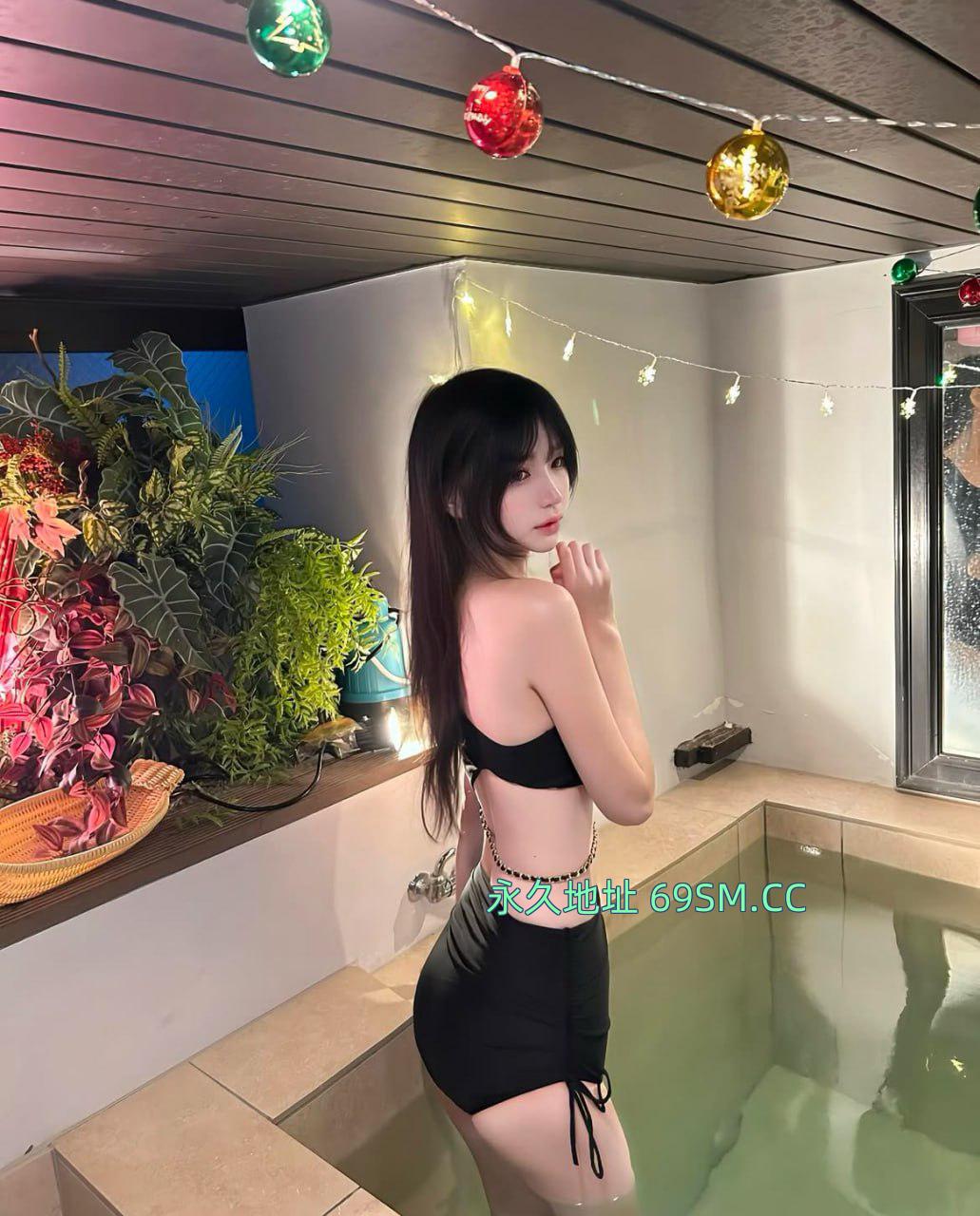 白嫩巨乳小妹