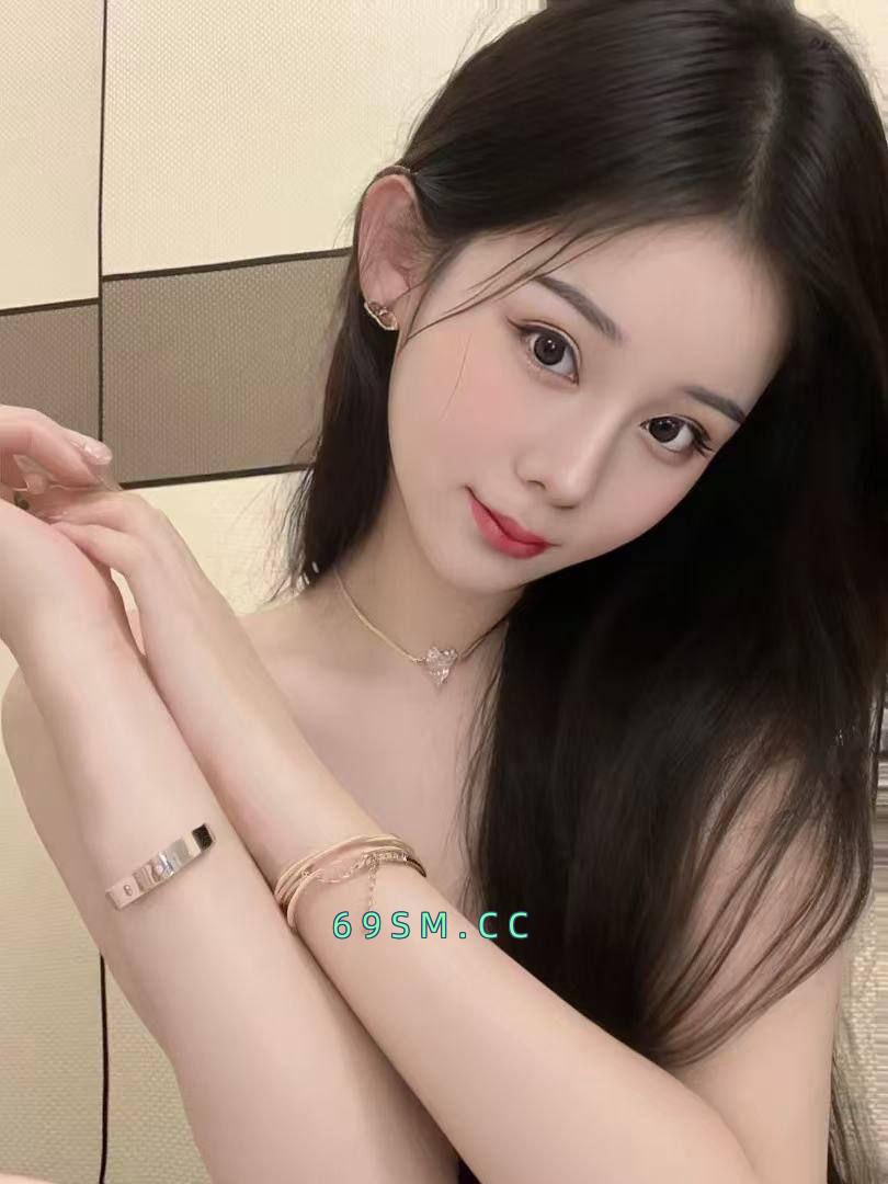 小靓妹跪舔舒服