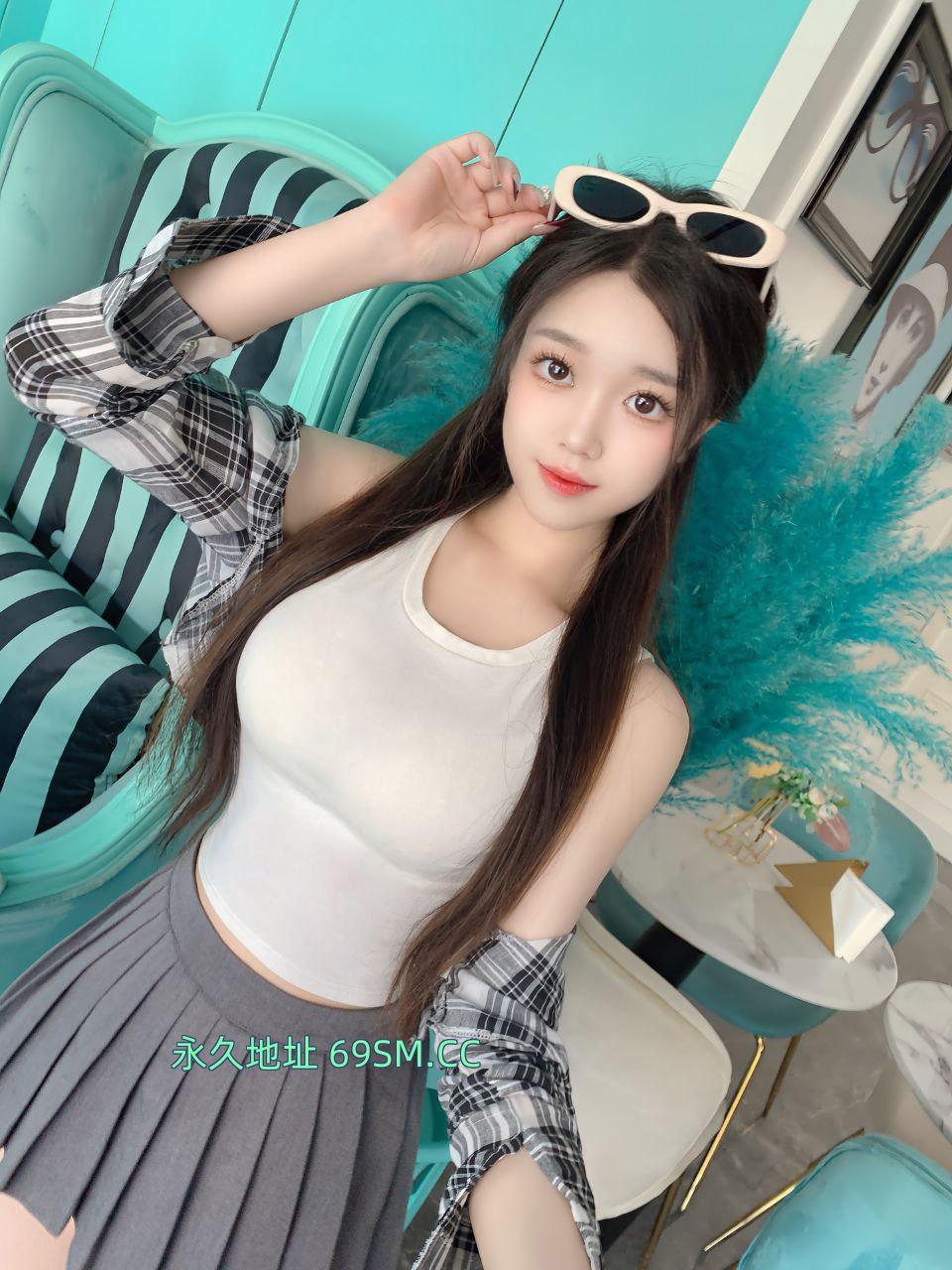 00后纯欲学生妹