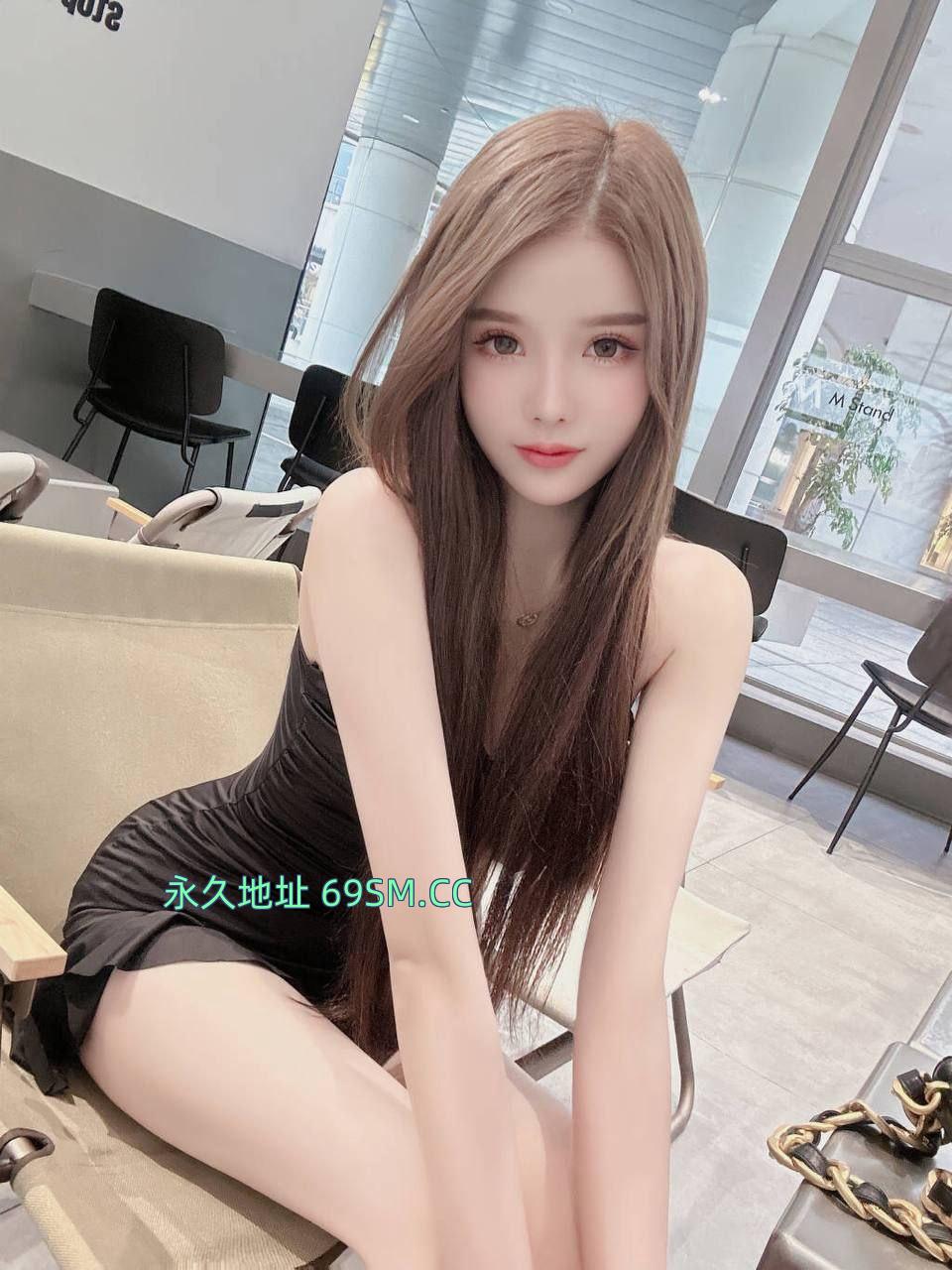 一字马爱爱的骚妹