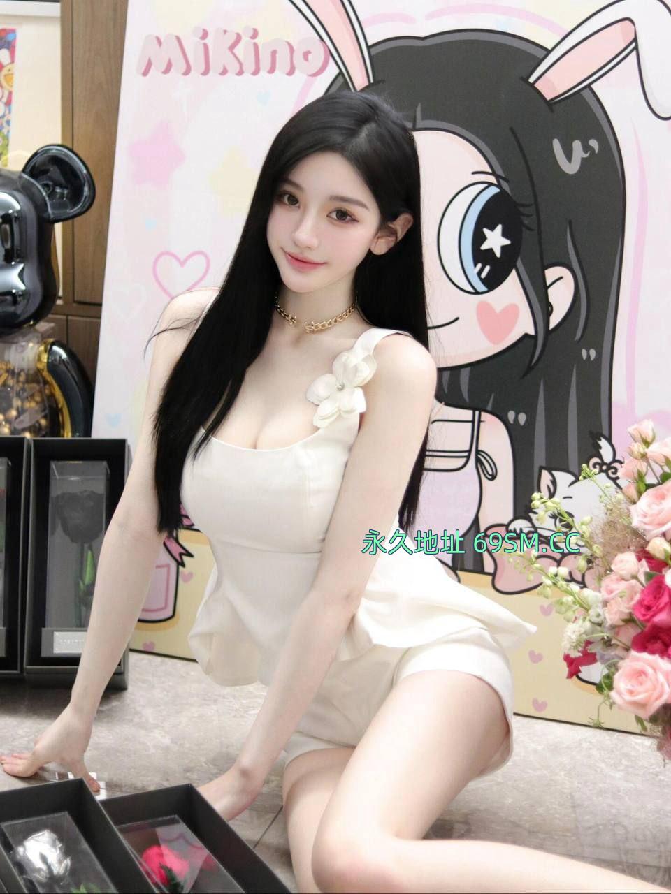 美乳白虎妹