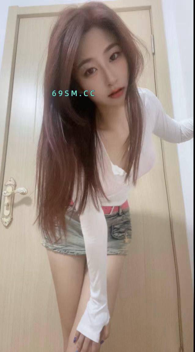 勾搭眼镜小妹