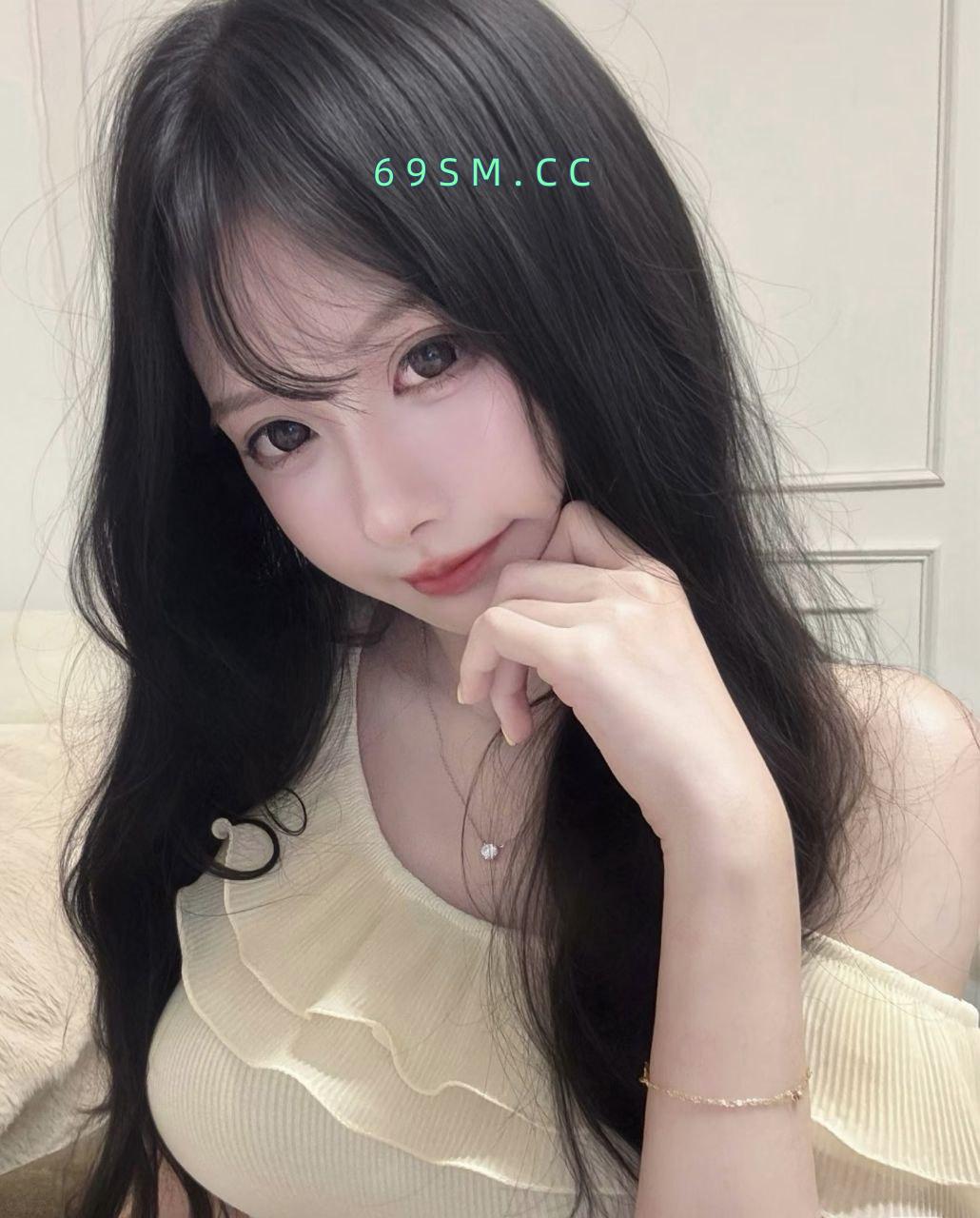 奶子圆润骚妇