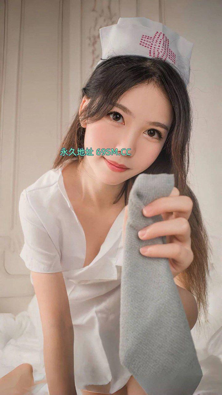 小巧玲珑丰满少妇