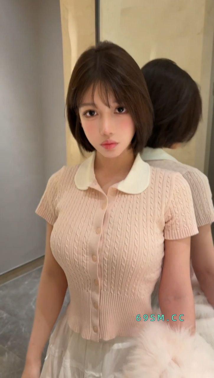 一字马短发妹
