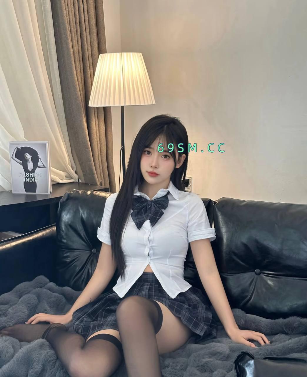 粉逼美乳一线天