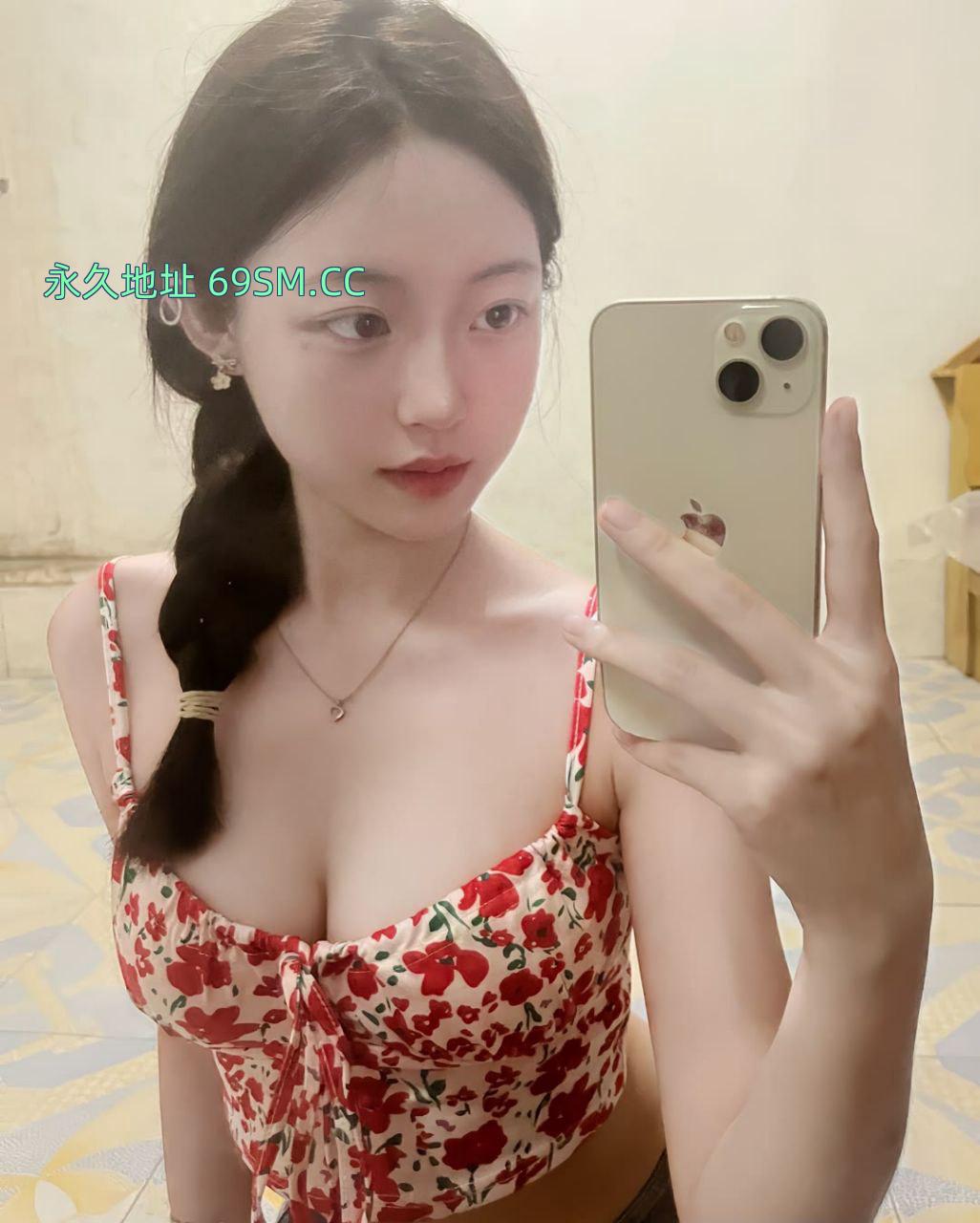上下三点粉骚妹妹