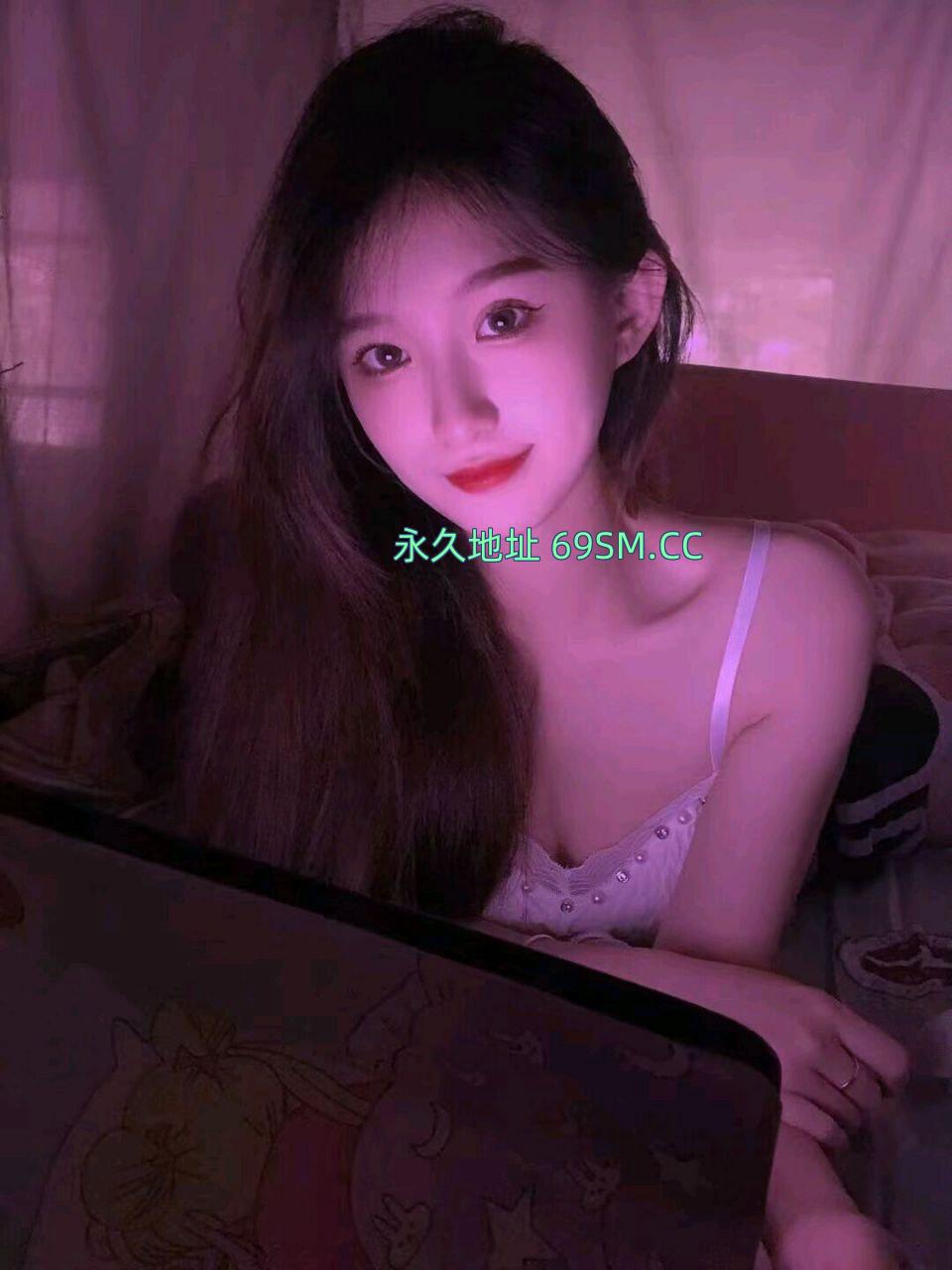 三点粉兼职小妹