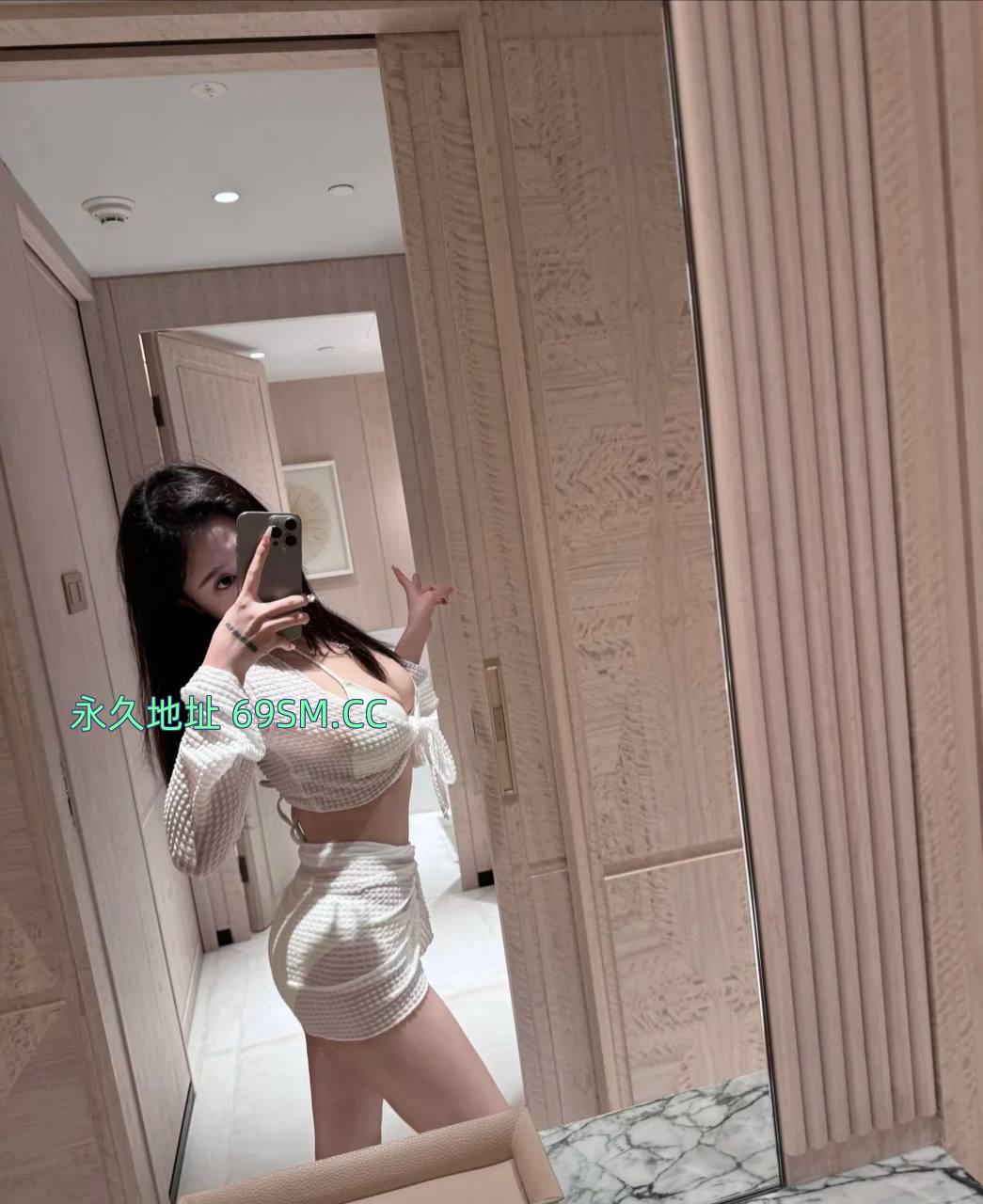 刚下海白嫩大奶妹子