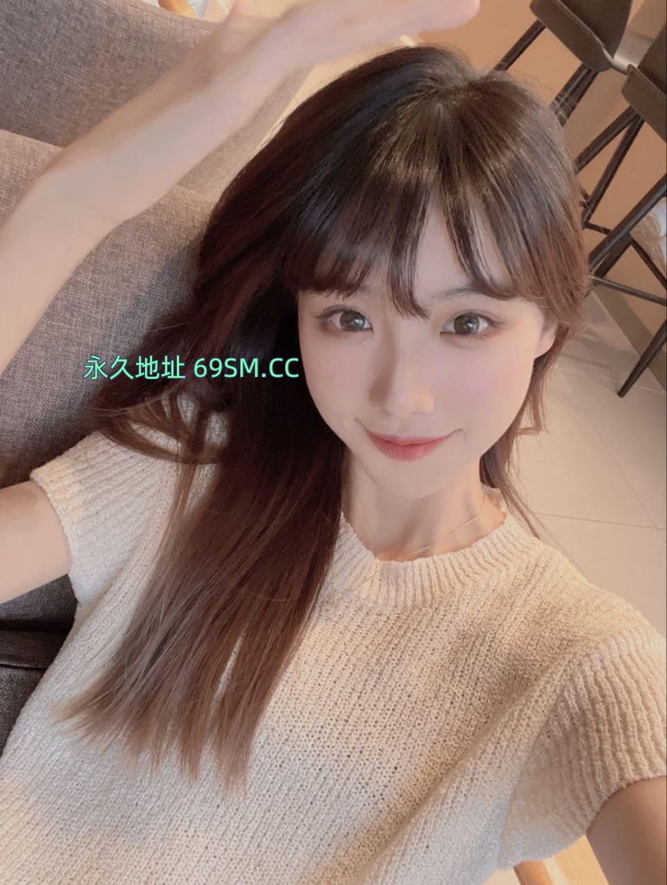 靓妹心痒痒