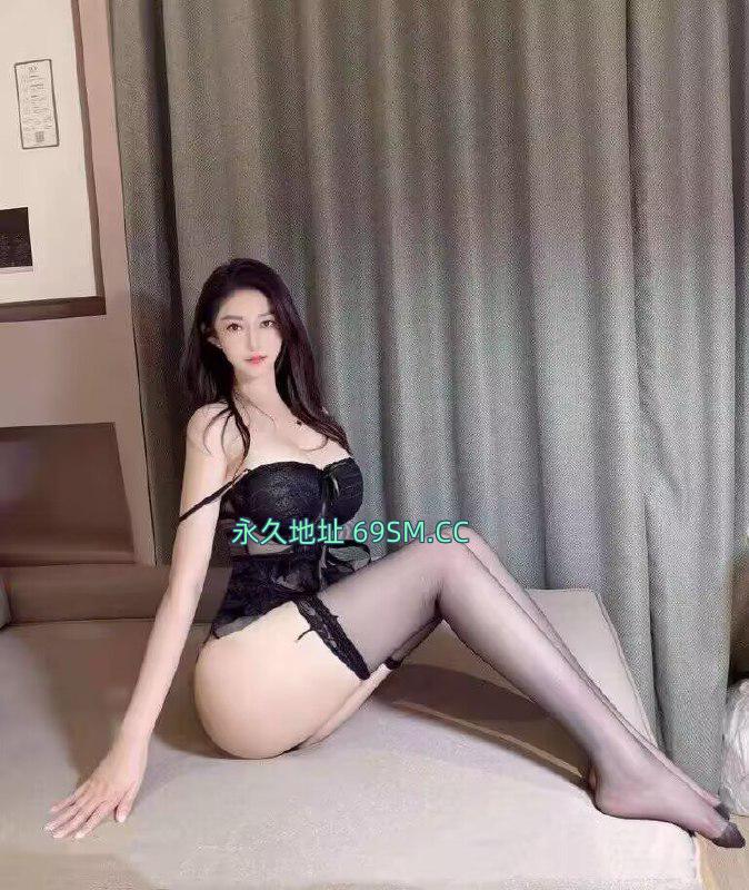 服务系长腿少妇