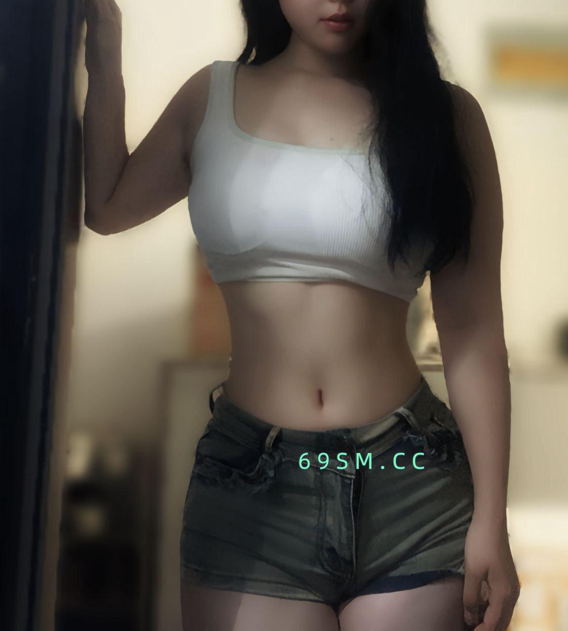 年轻貌美清纯女