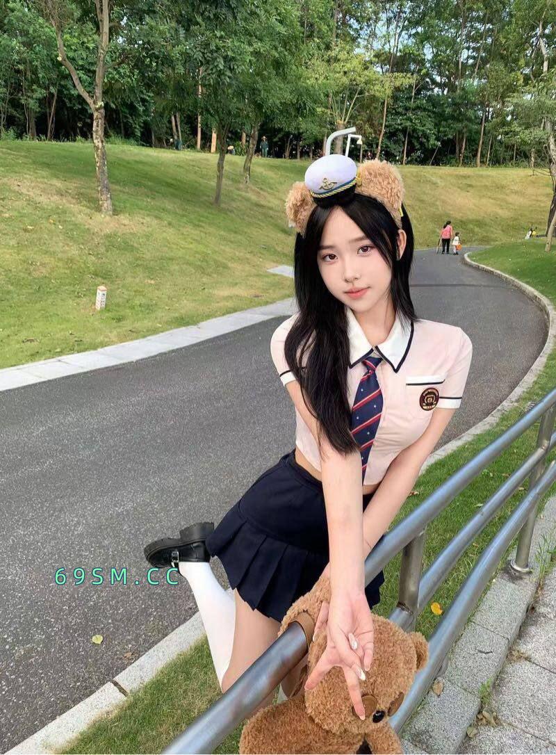 粉嫩制服妹儿