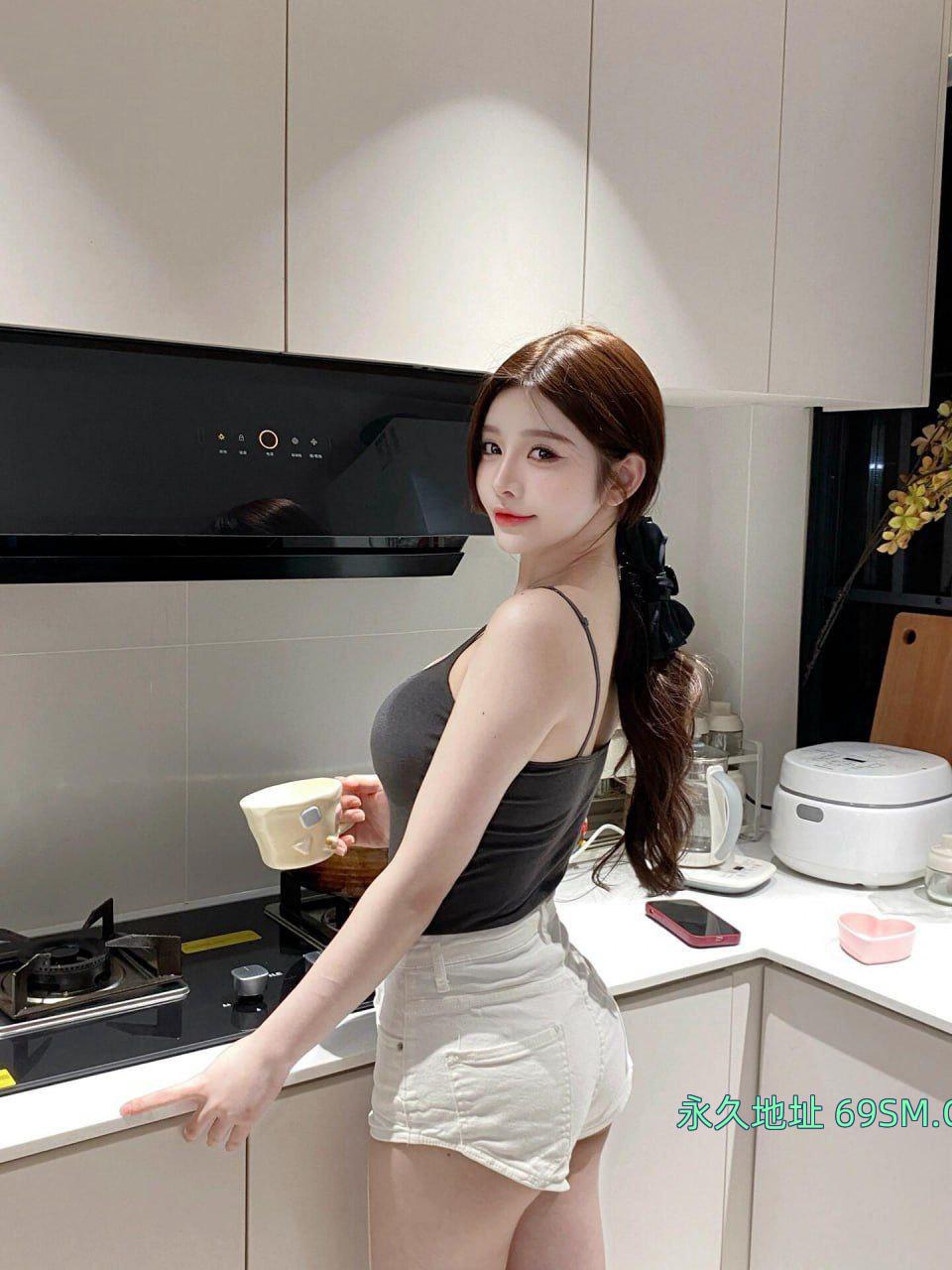 舔蛋吹箫不含糊