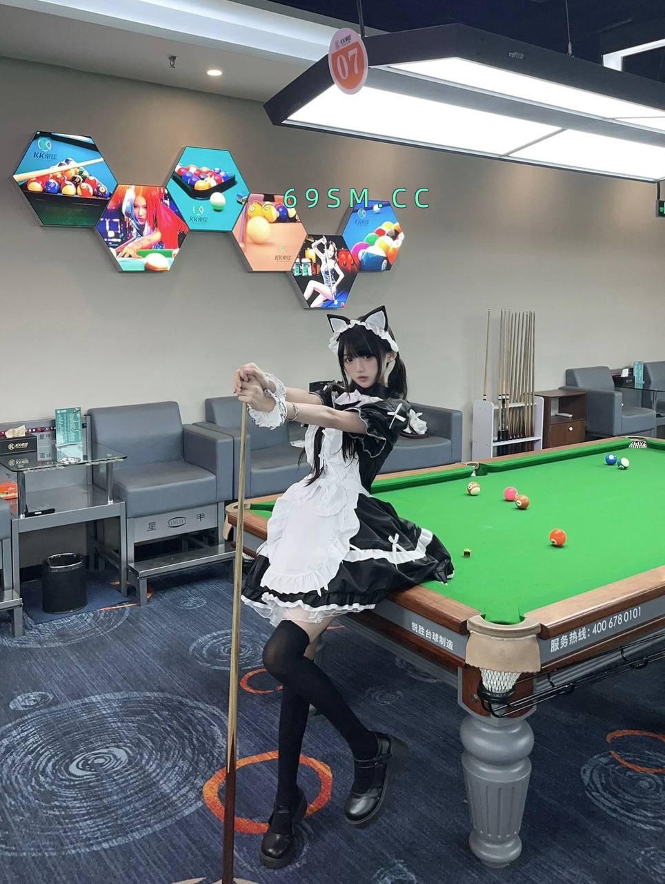 女仆装台球妹助教