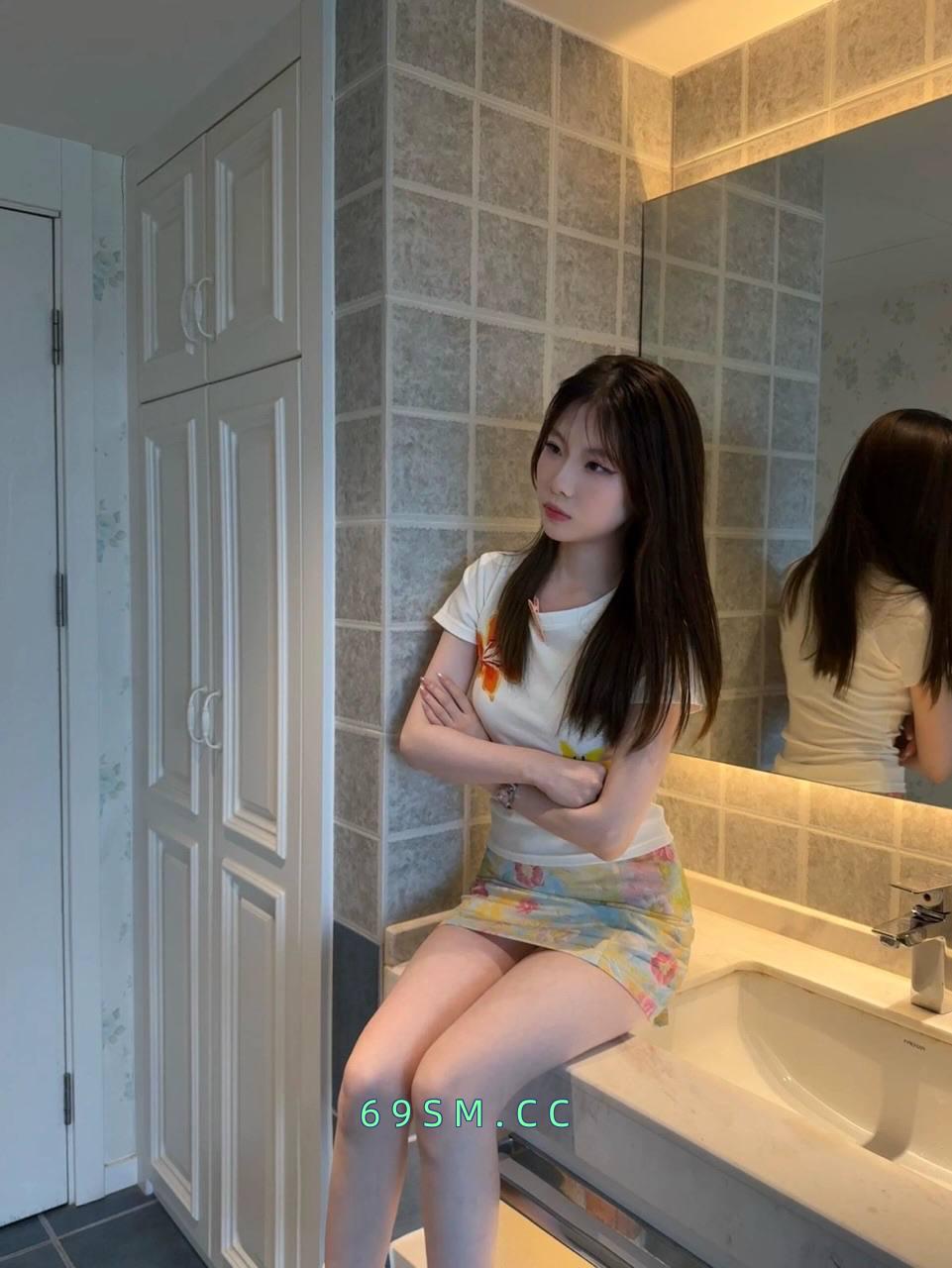 白白的咪咪
