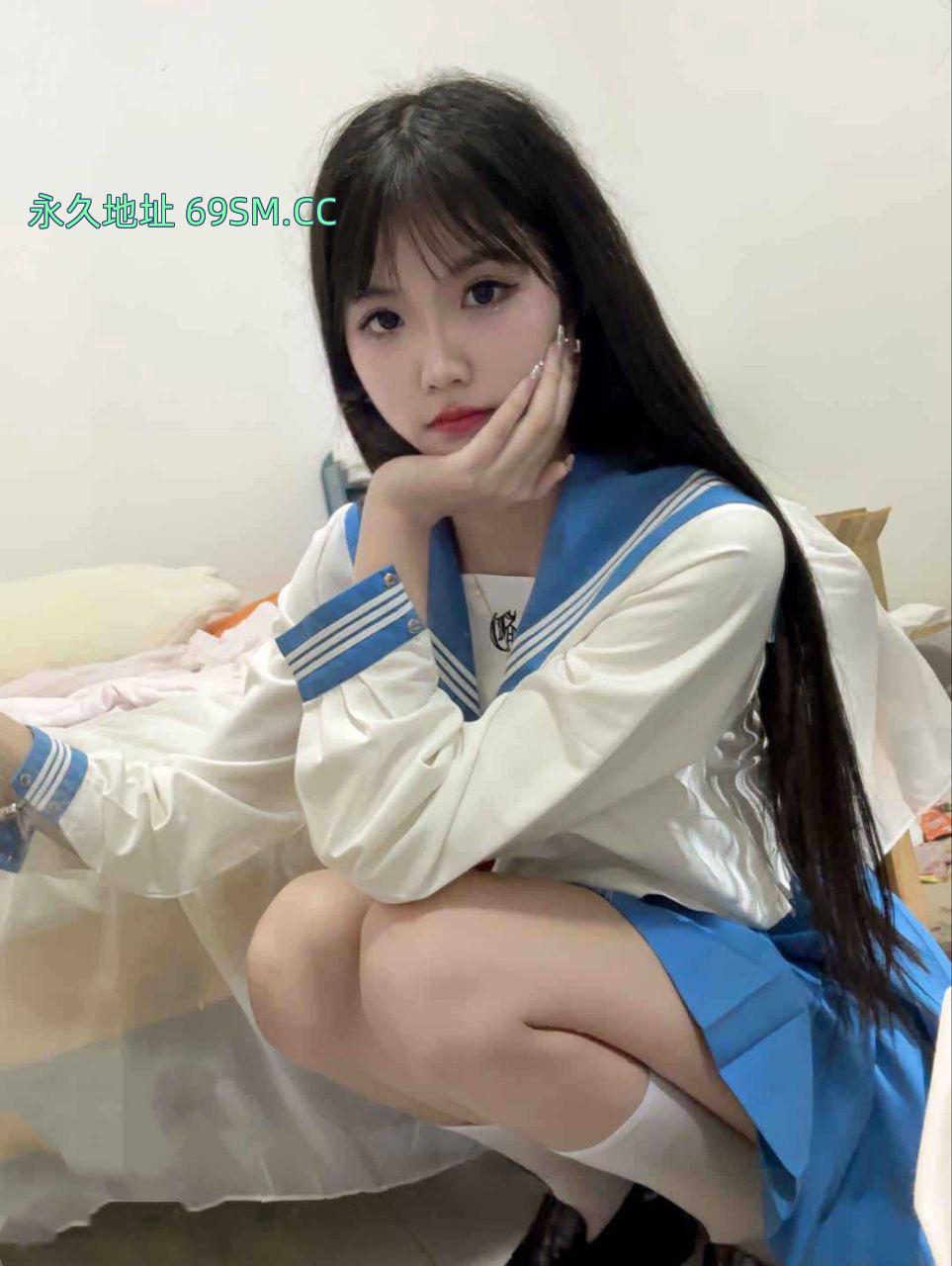 00后大长腿嫩妹