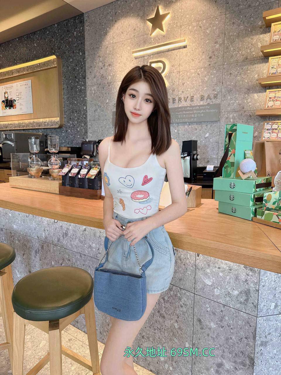 网红脸小嫩妹