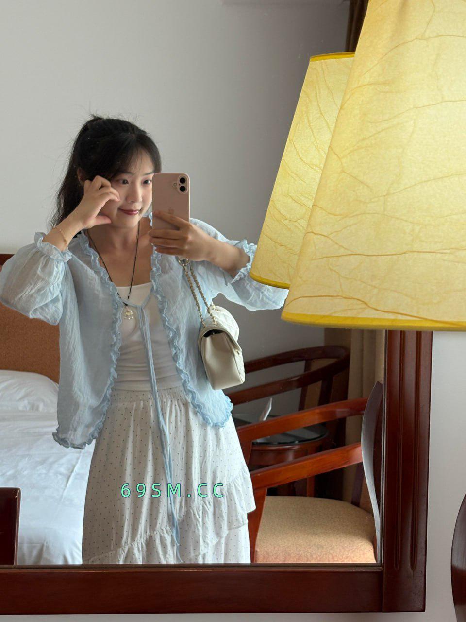 年纪小不错的妹子