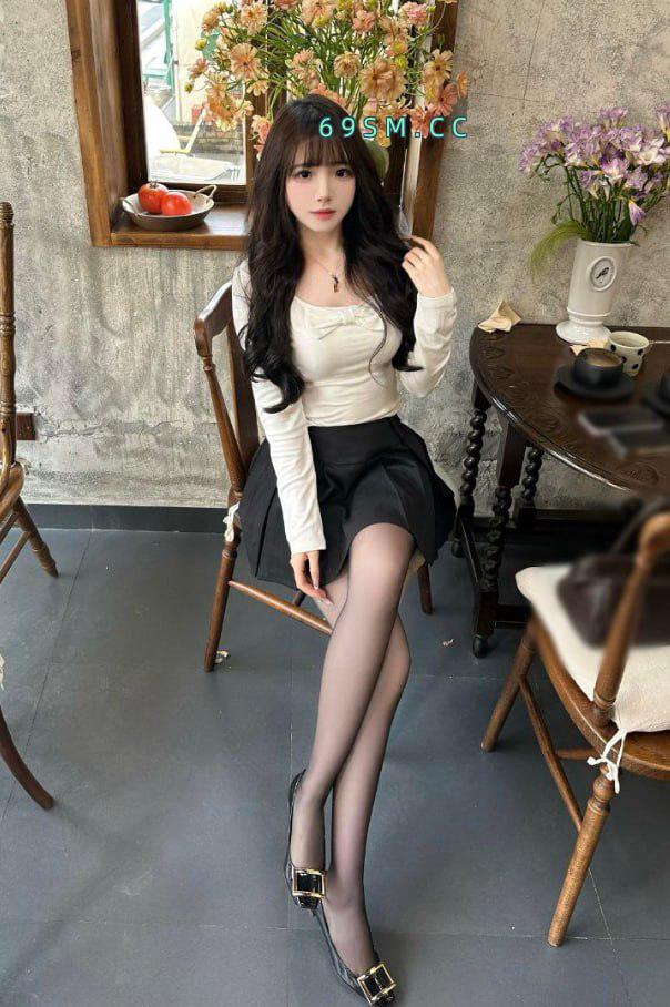 爱穿丝袜的骚女