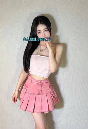 奶白学生妹