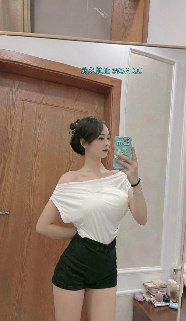 湿润的少妇